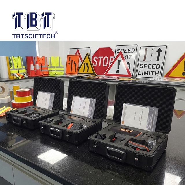 Single Angle Retroreflectometer for Traffic Signs